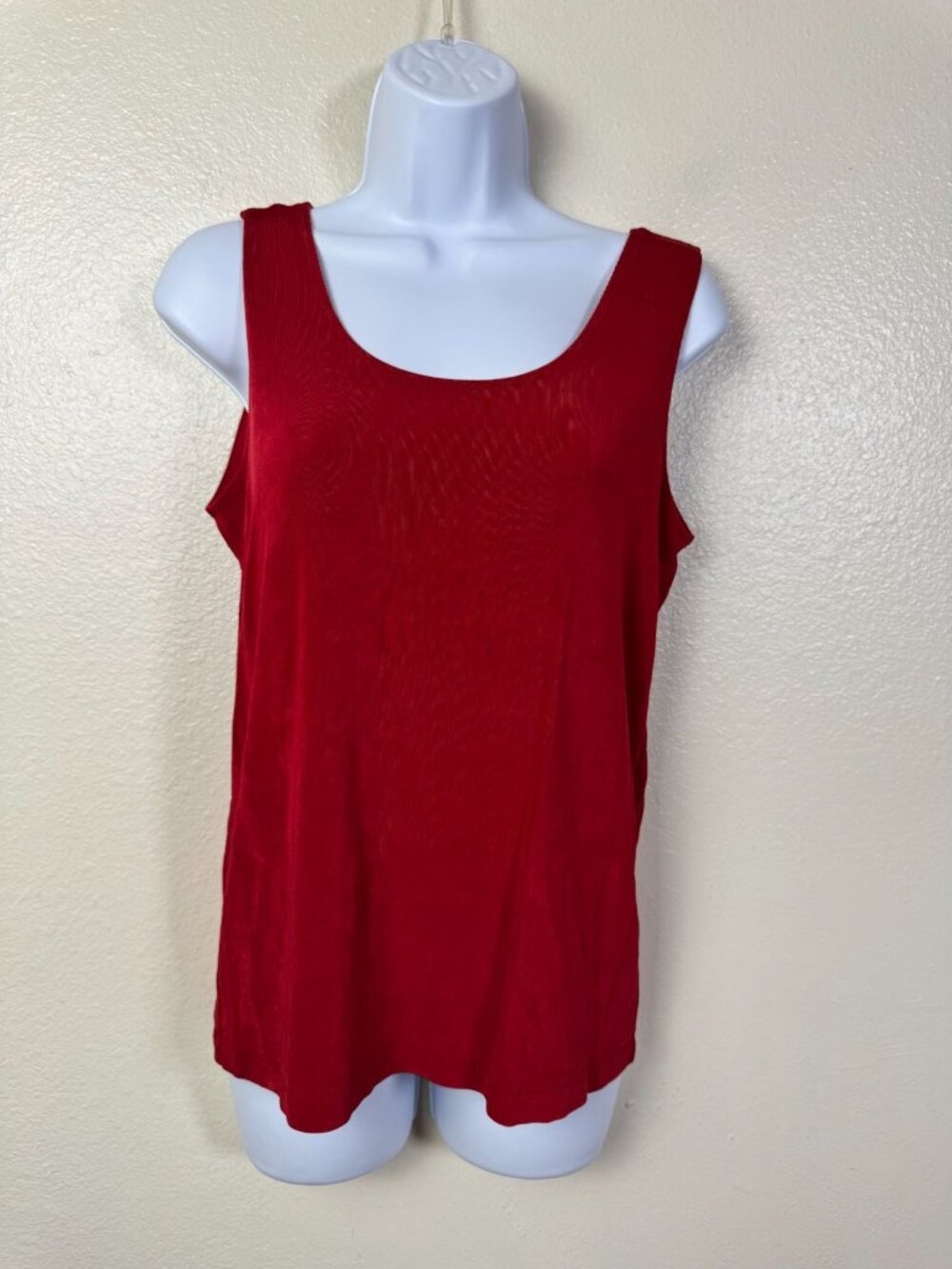 Chicos Travelers Red Tank Top Size Large Stretch Sleeveless Lightweight Scoop Ne